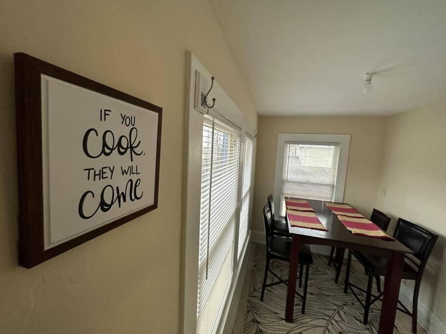Appartement The Yellow Door 3-bedroom Downtown Near Vt&ru *